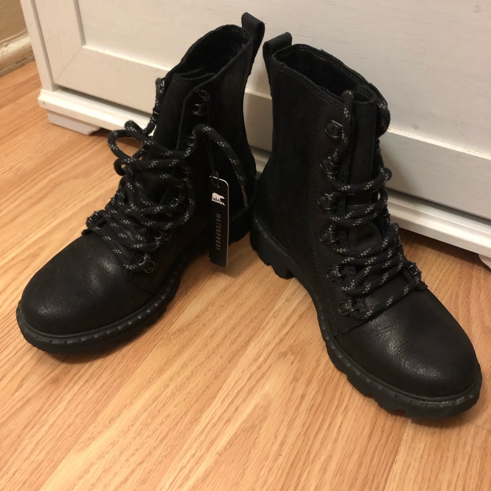 Sorel Lenox NWT boots!